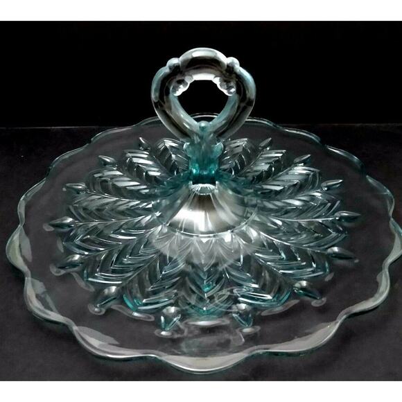 Jeannette Glass 1950's Blue Center Handled Server In The Feather Pattern - Picture 2 of 5